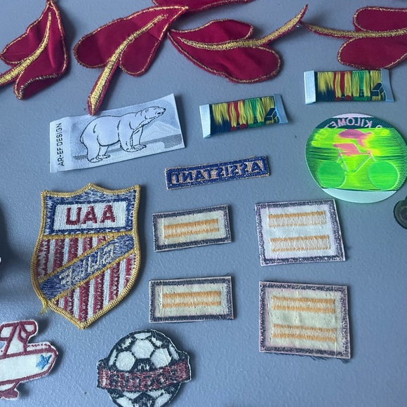 Vintage Lot of 21 Embroidered Patches & Clothing Labels - Picture 10 of 13